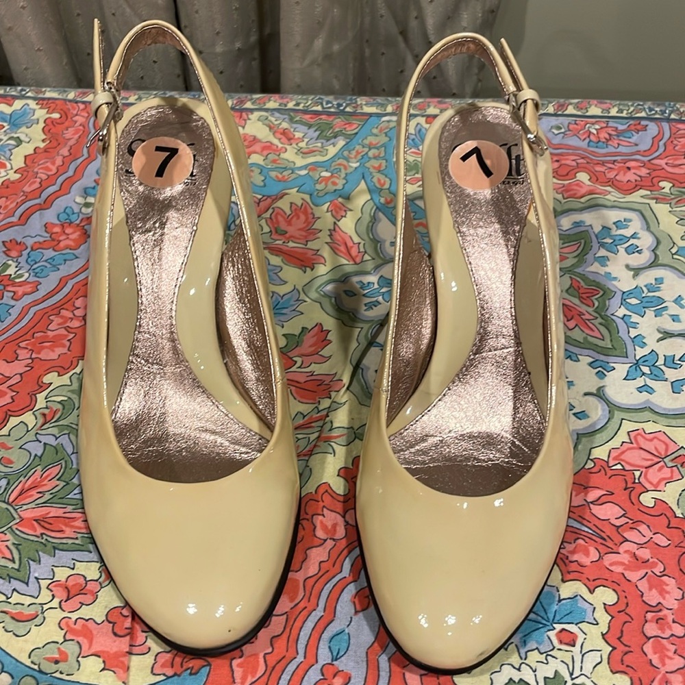 Sofft Yellow Slingback Heels 👠